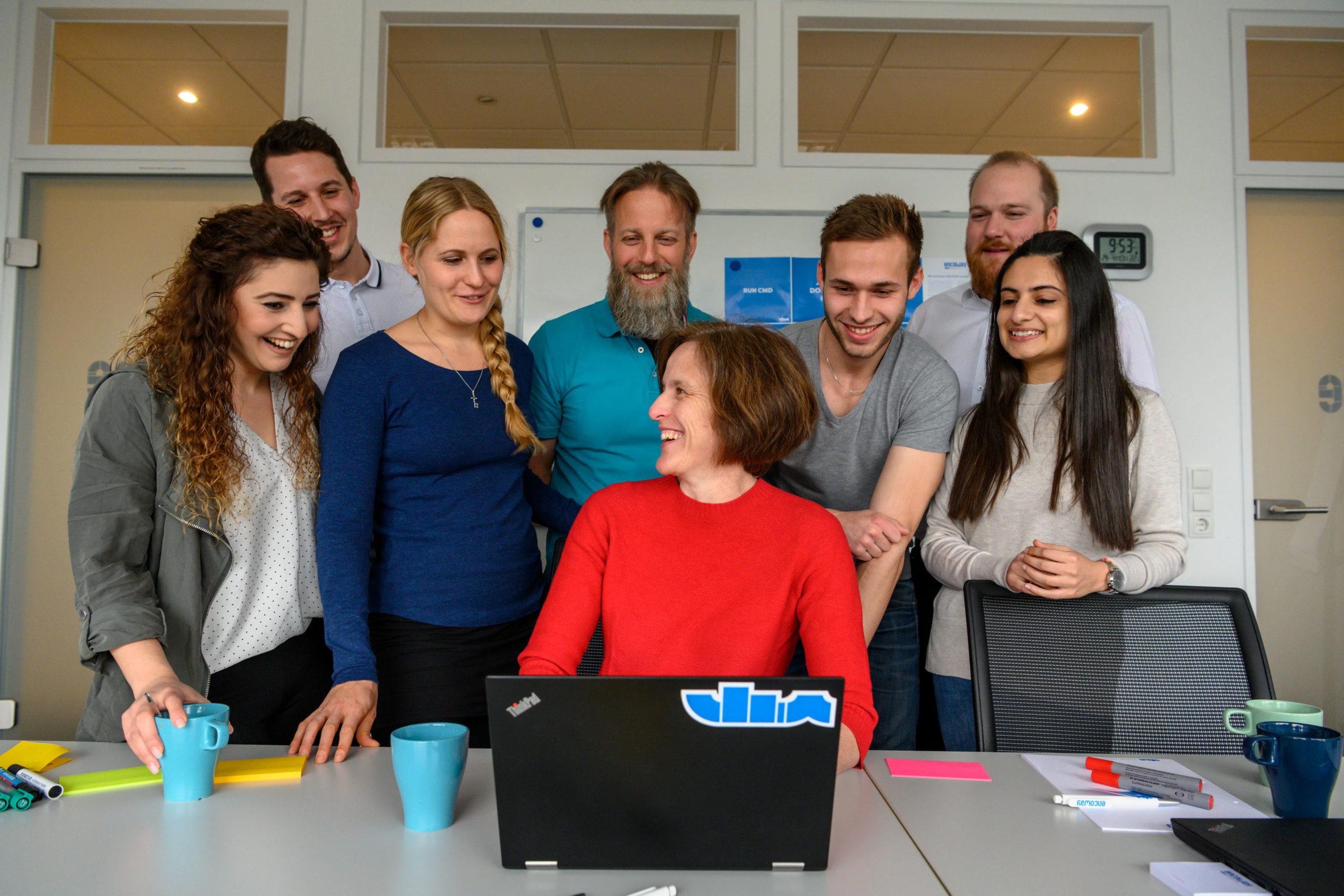 Ein Team von encoway im Besprechungszimmer